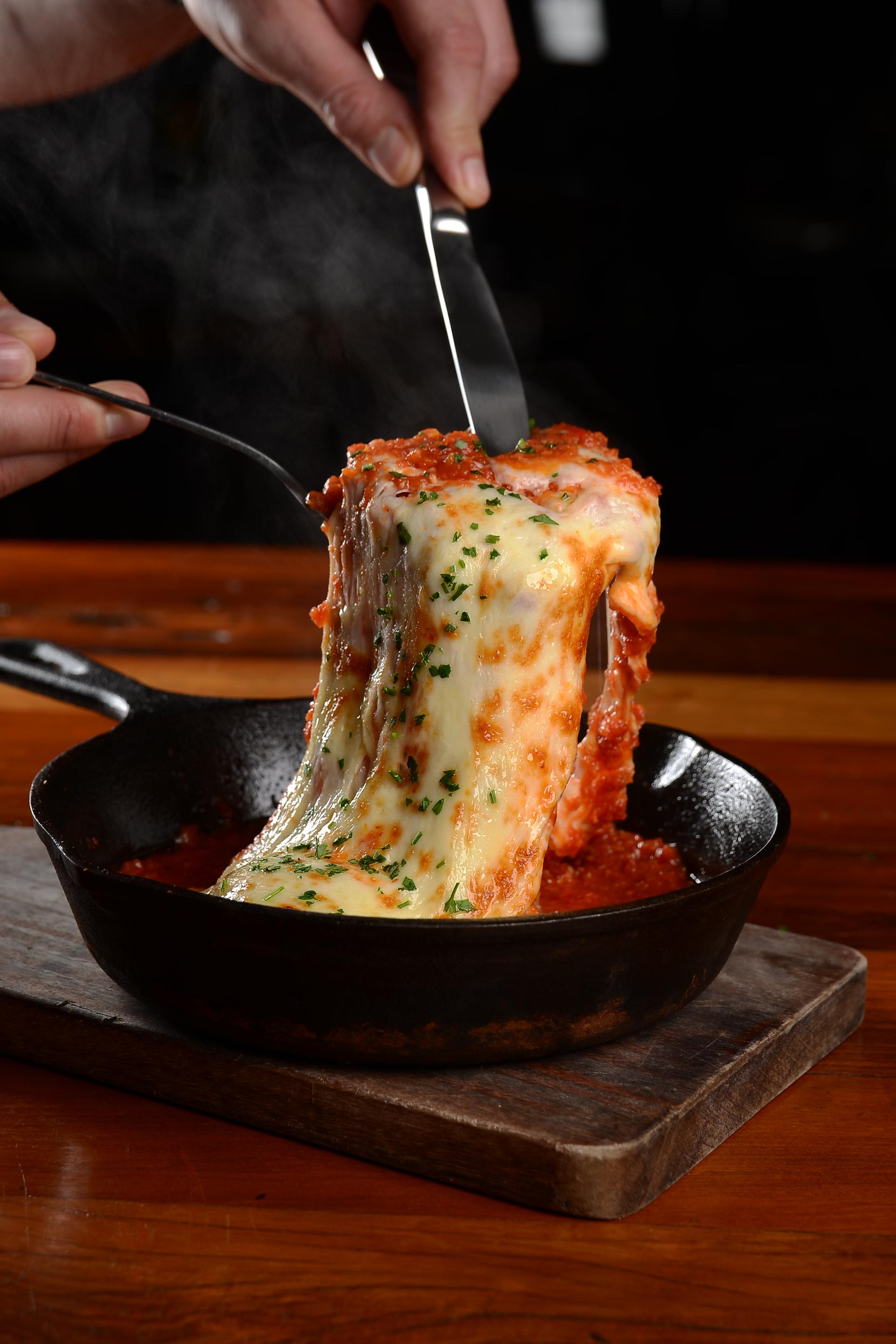 Filetto Alla Parmigiana e Vinho Tinto