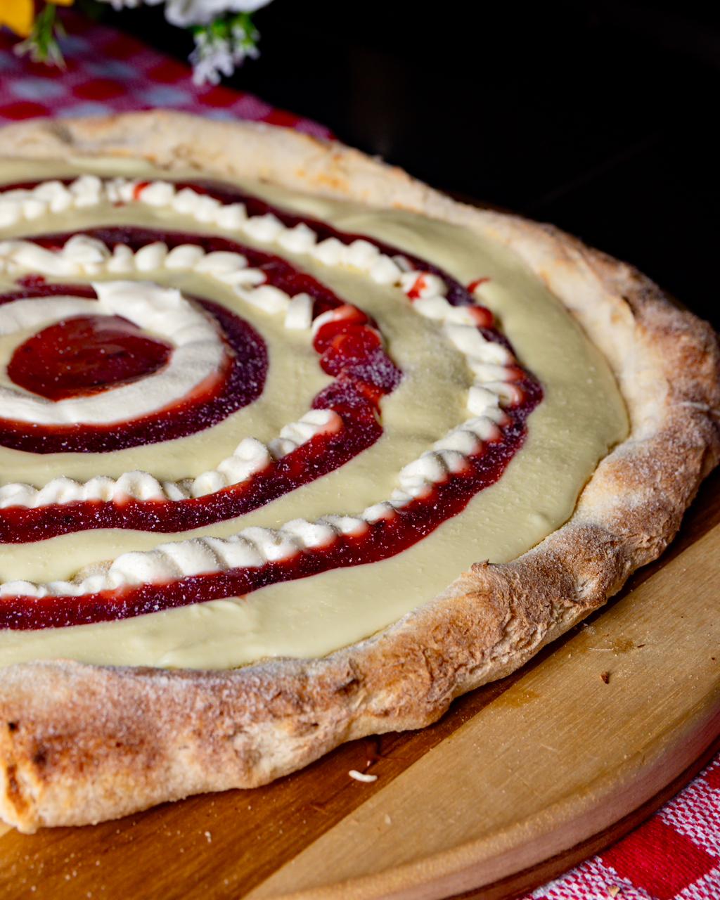 Pizza gelada de Creme de Ninho com frutas vermelhas